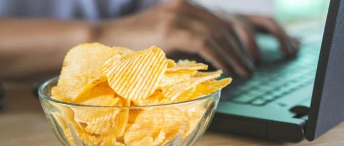 desk snacks can cause work from home weight gain